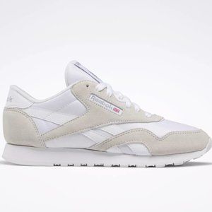 Iconic Reebok Women's Classic Nylon in White, Size 8.5 - Like New!